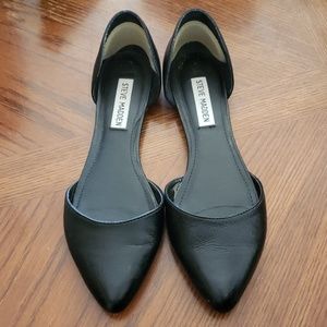 Steve Madden Black Pointed Toe Flats